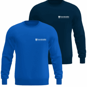 Ett par blå sweatshirts.